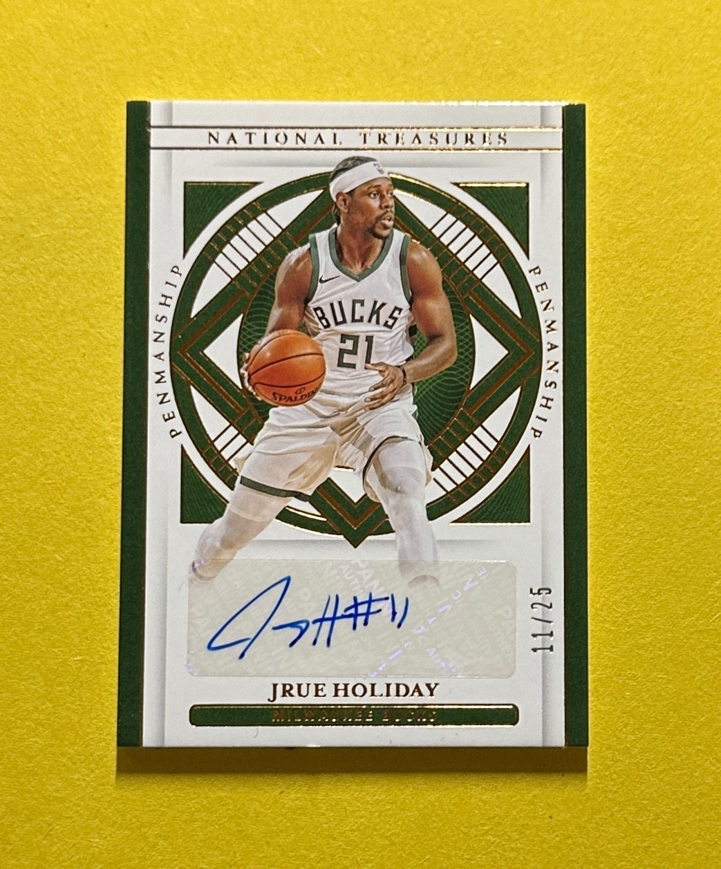 2020-21 PANINI NATIONAL TREASURES JRUE HOLIDAY AUTOGRAPH /25 #PEN-JHD BUCKS