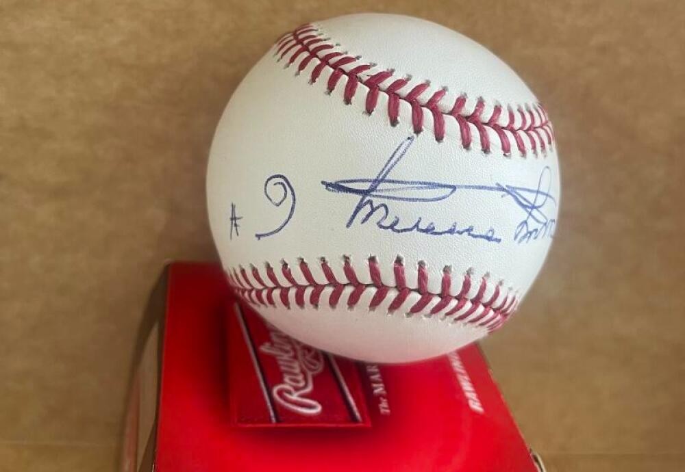 MINNIE MINOSO WHITE SOX SIGNED AUTO M.L. BASEBALL BECKETT