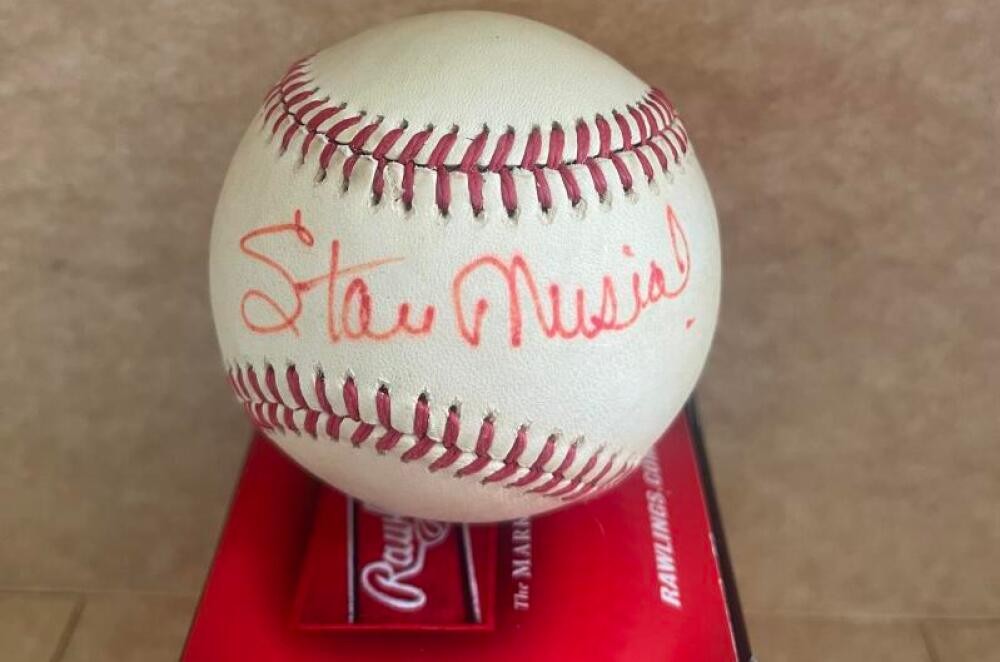 STAN MUSIAL CARDINALS SIGNED VINTAGE N,L. BASEBALL BECKETT AUTH