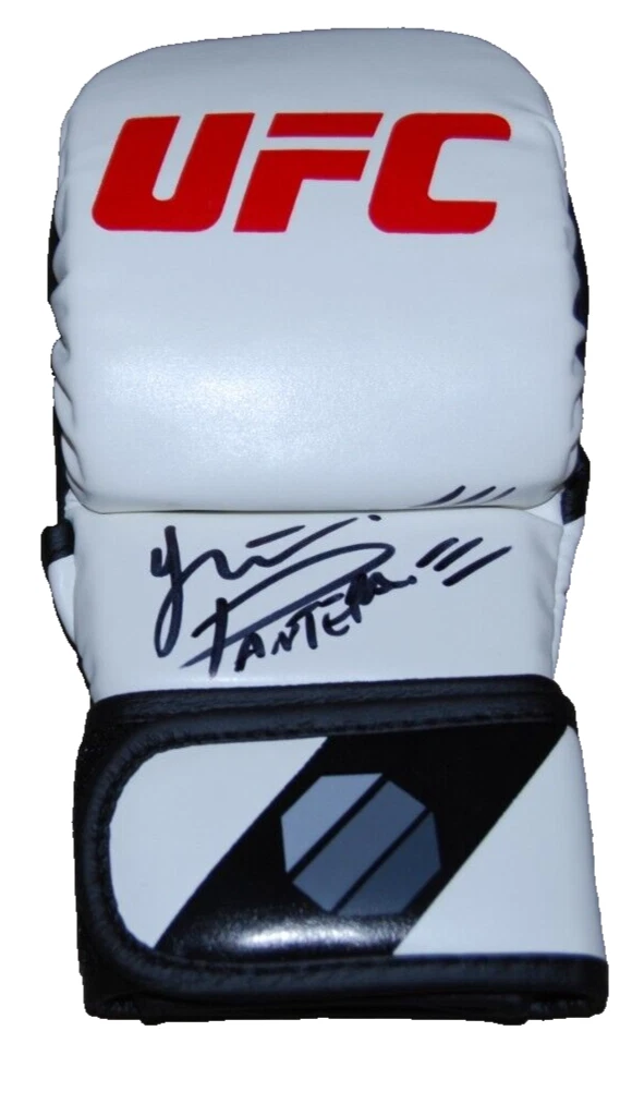 YAIR RODRIGUEZ signed (UFC) MMA autographed Fighting glove BECKETT BAS BR25900