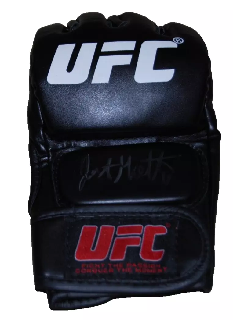 JUSTIN GAETHJE signed (UFC) MMA autographed Fighting glove BECKETT BAS BR00348