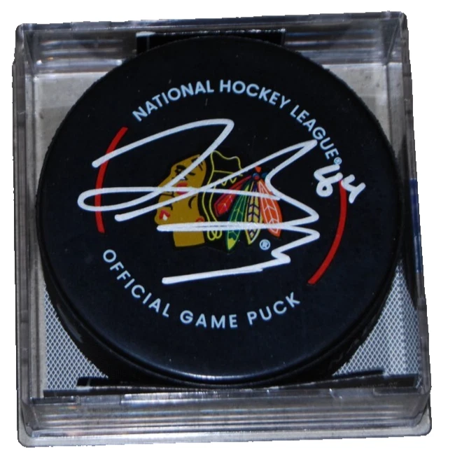 LANDON SLAGGERT signed (CHICAGO BLACKHAWKS) Official Game puck BECKETT BS38355