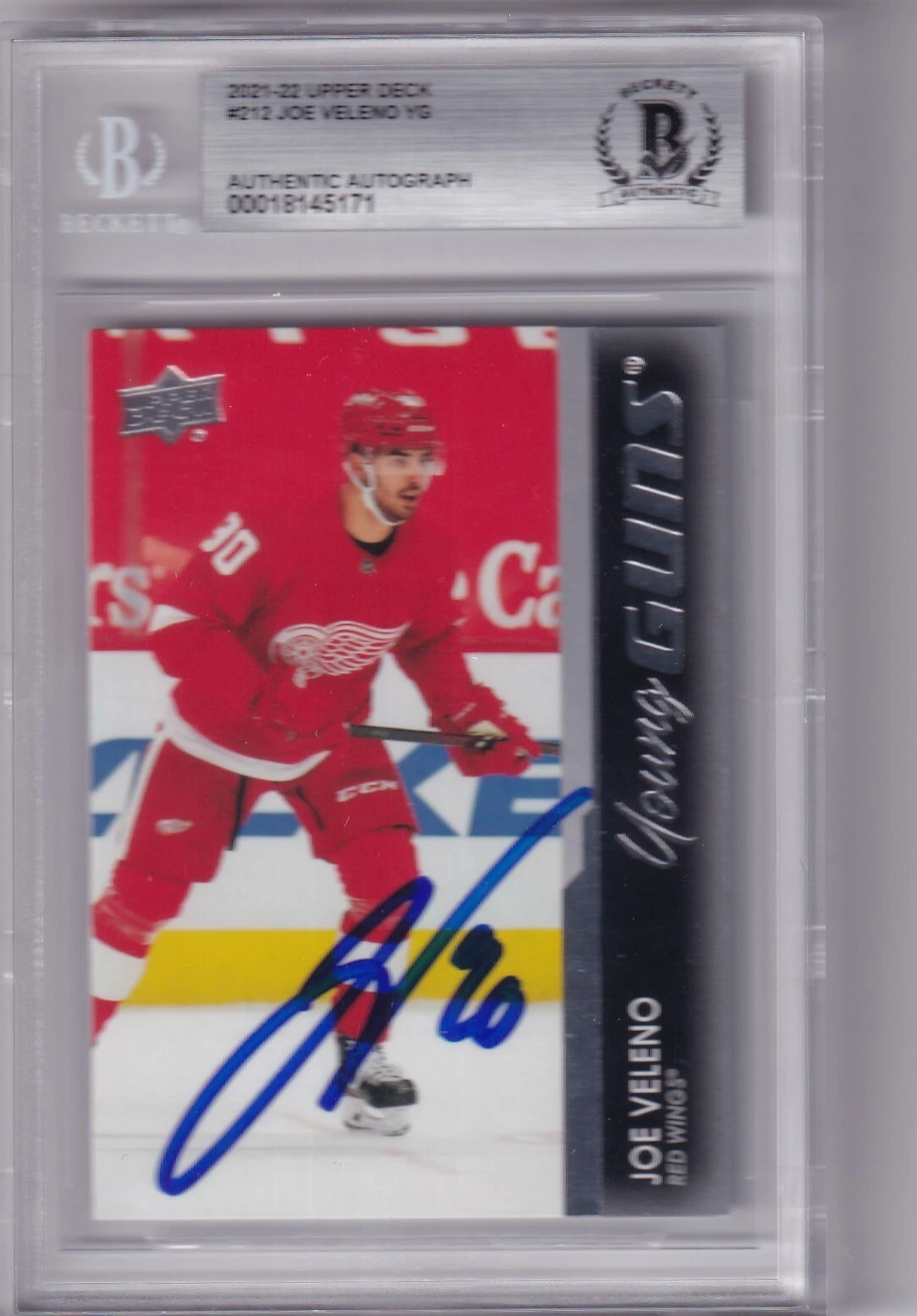 JOE VELENO signed 20-21 UD Young Guns YG RC card BLACKHAWKS BECKETT 00018145171