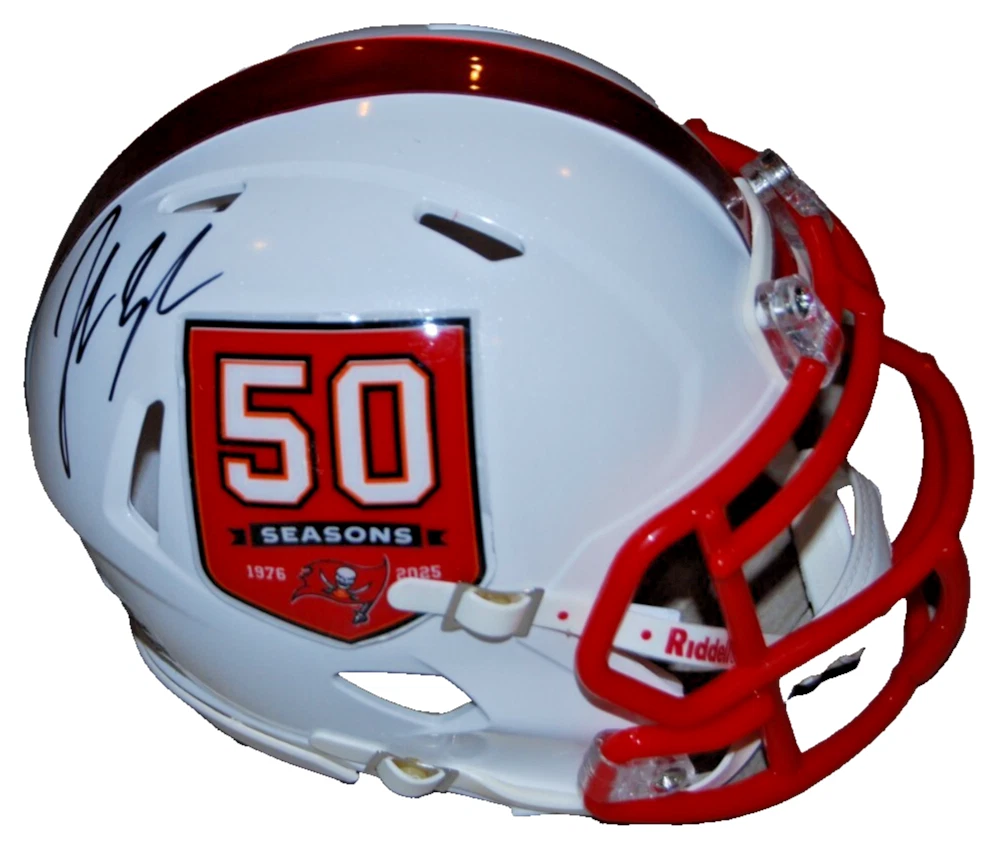 JOHN LYNCH signed (TAMPA BAY BUCCANEERS) mini football helmet BECKETT BR32618