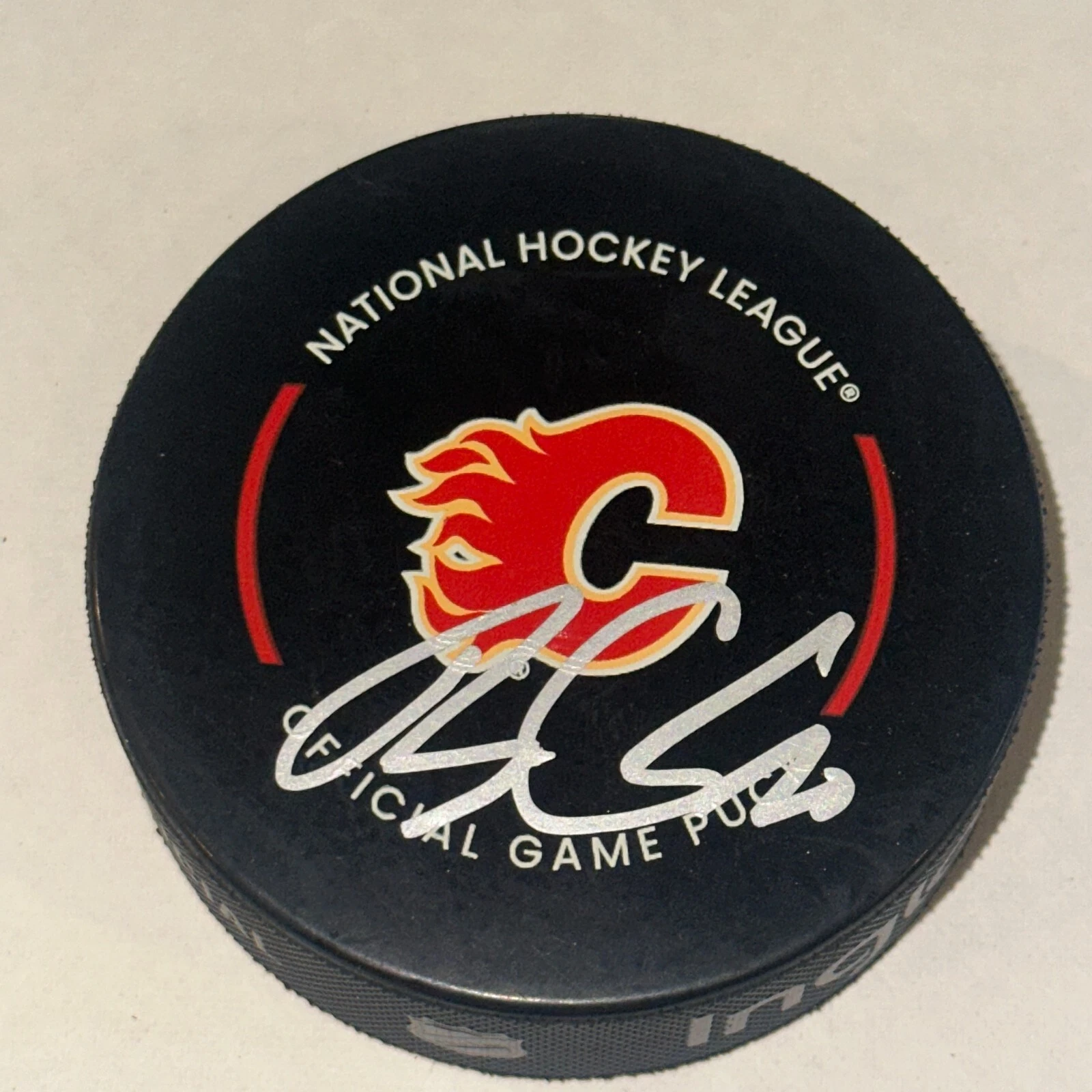 BLAKE COLEMAN Signed Calgary FLAMES Official GAME Puck Beckett Auth (BAS)