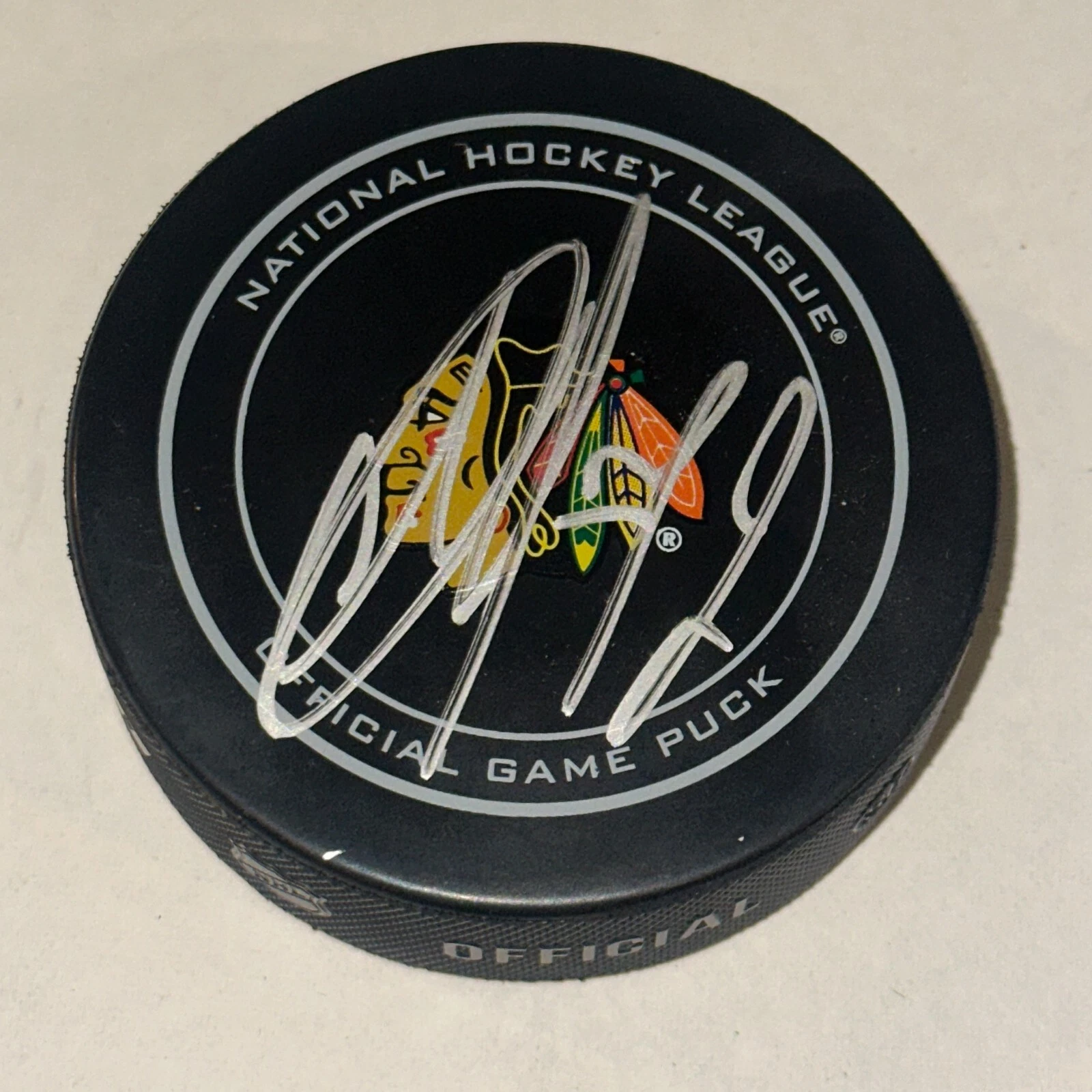 ARTEMI PANARIN Signed Chicago BLACKHAWKS Official GAME Puck Beckett Auth (BAS)