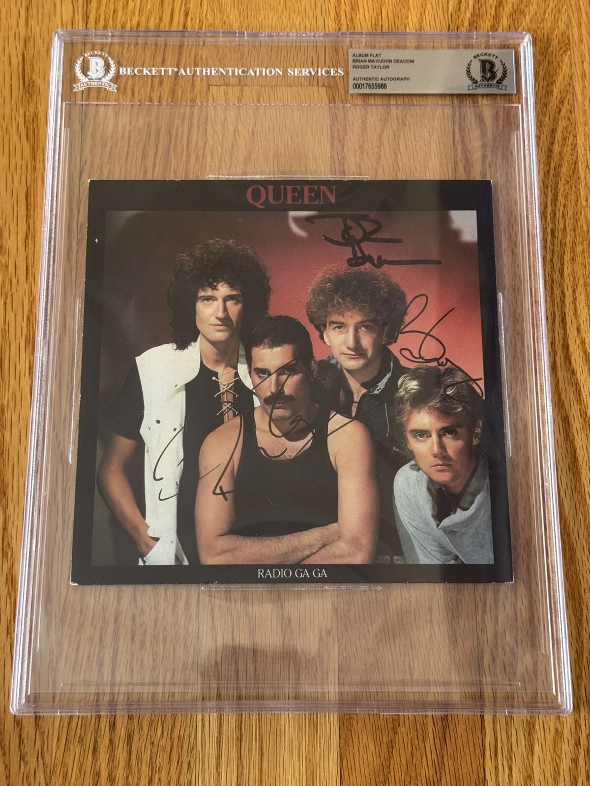 Ultra Rare Signed Queen 45 Radio GaGa John Deacon Brian May Roger Taylor Beckett
