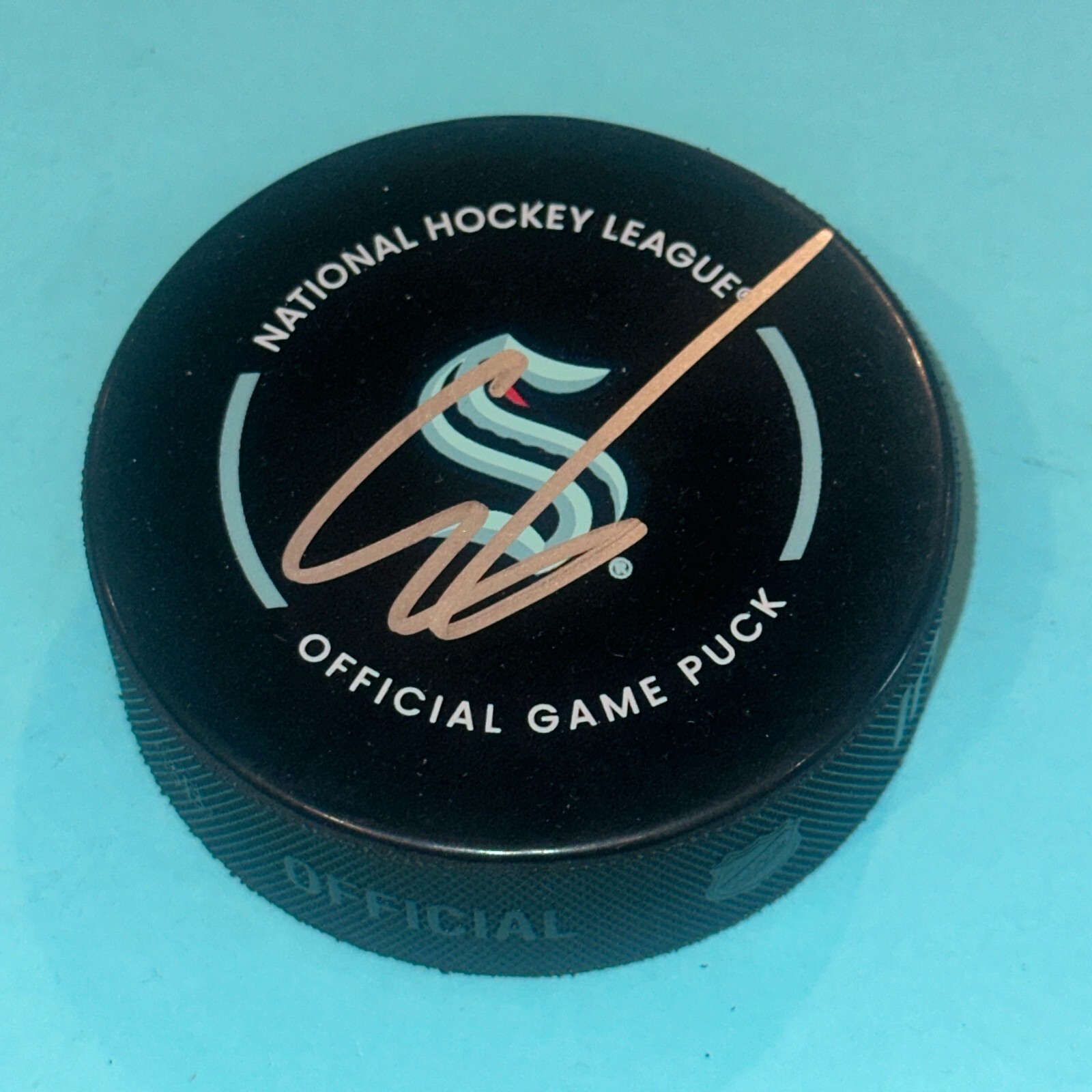EELI TOLVANEN Signed Seattle KRAKEN Official GAME Puck Beckett (BAS)