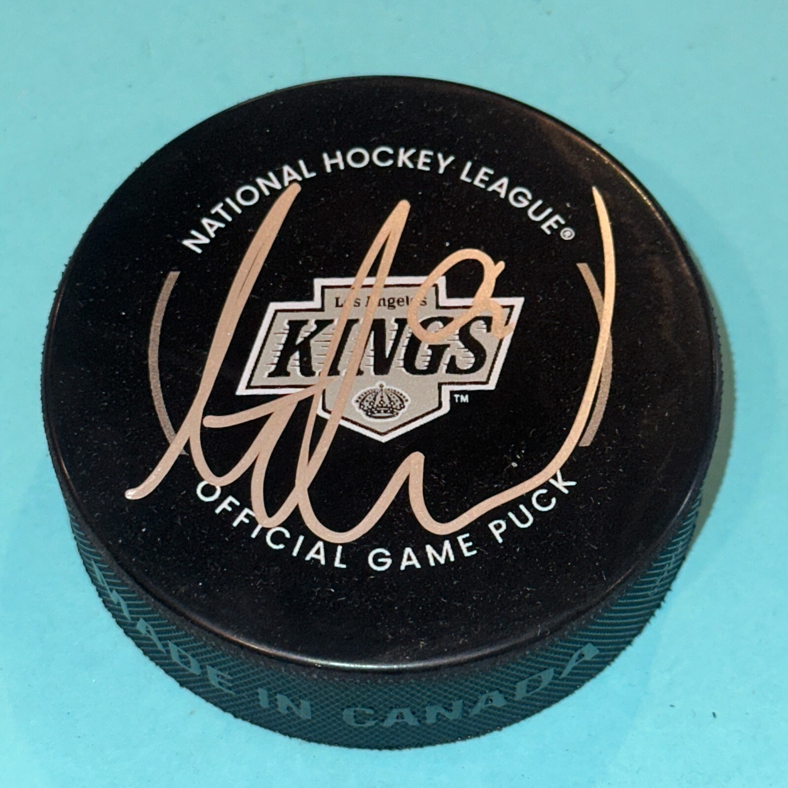 ADRIAN KEMPE Signed Los Angeles KINGS Official GAME Puck Beckett (BAS)