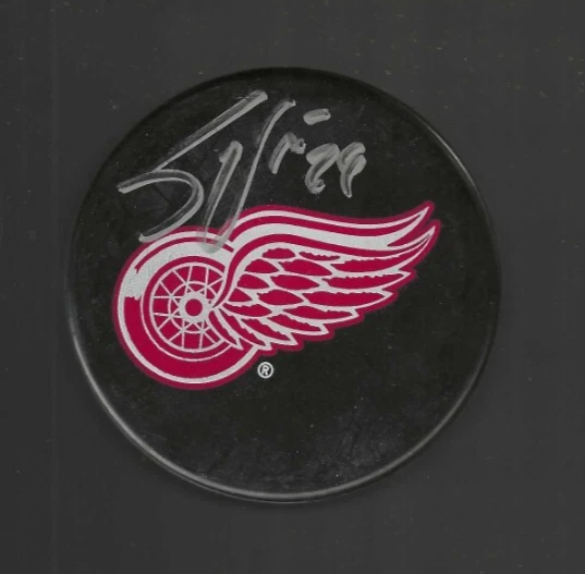 Steve Ott Signed Detroit Red Wings Souvenir Puck