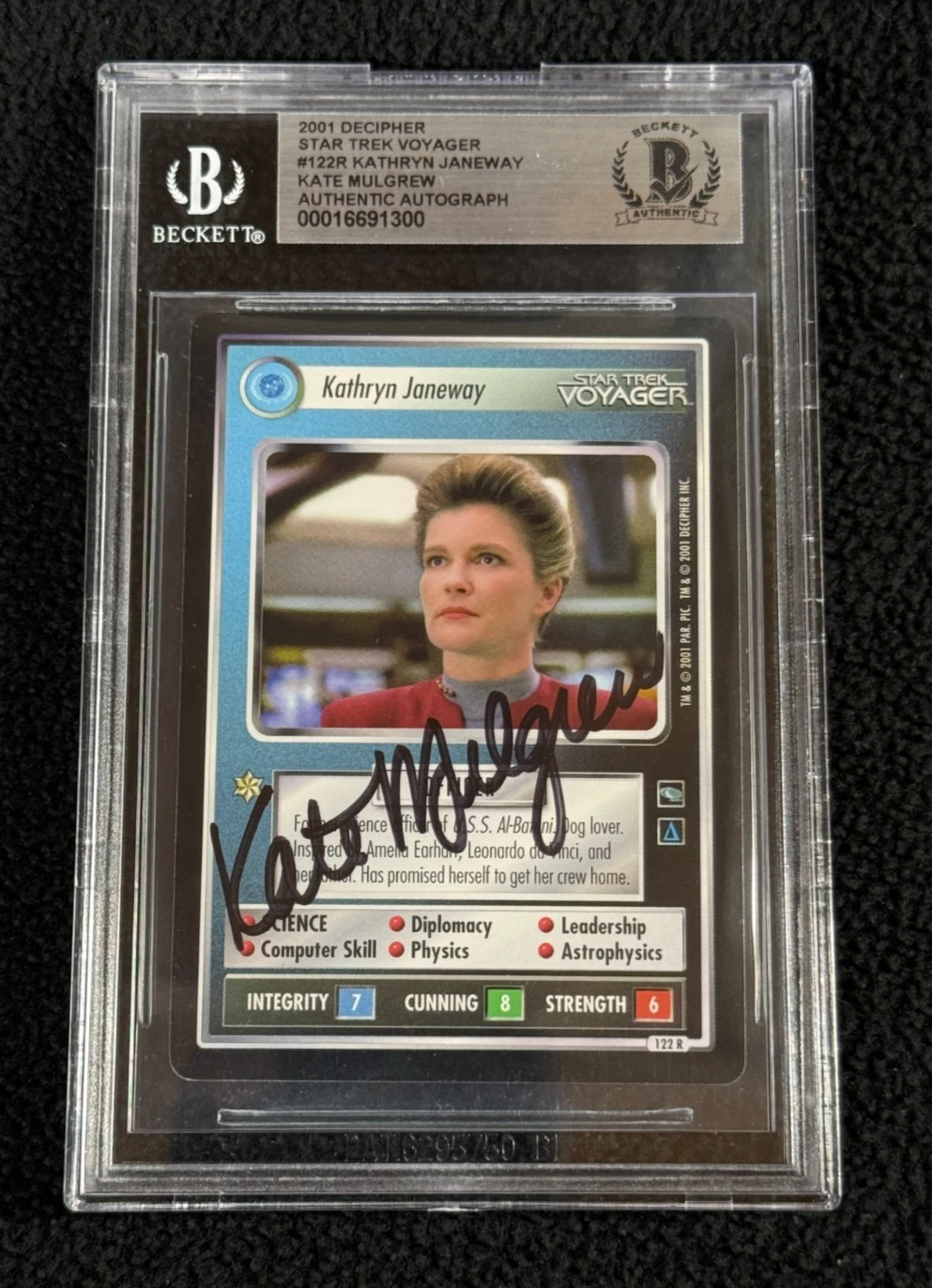 Kate Mulgrew Signed 2001 Decipher Star Trek Voyager Janeway Playing Card Beckett