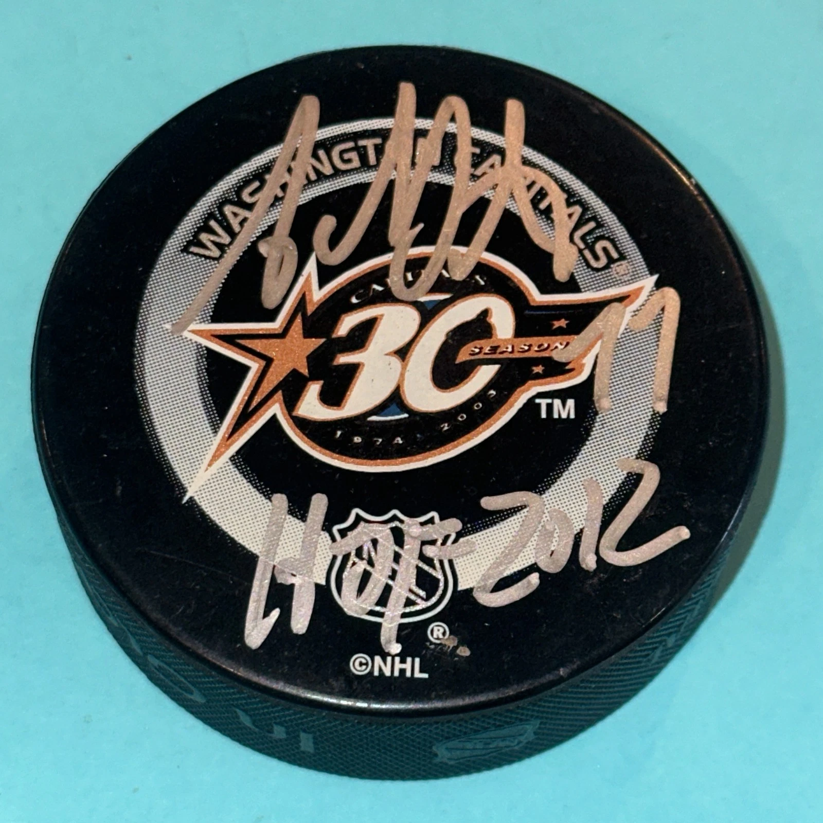 ADAM OATES Signed CAPITALS 30th Ann. Official GAME Puck Beckett w/ HOF Inscrip