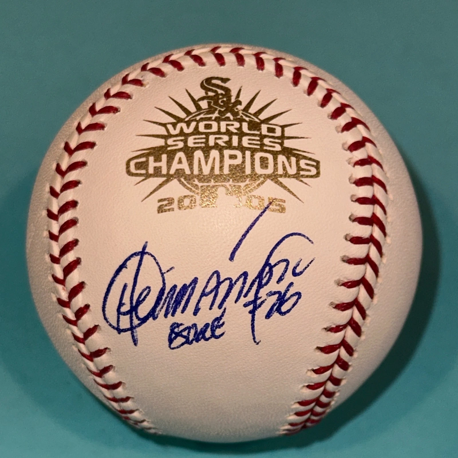 ORLANDO HERNANDEZ (Sox) Signed Official 2005 WORLD SERIES Baseball Beckett BAS