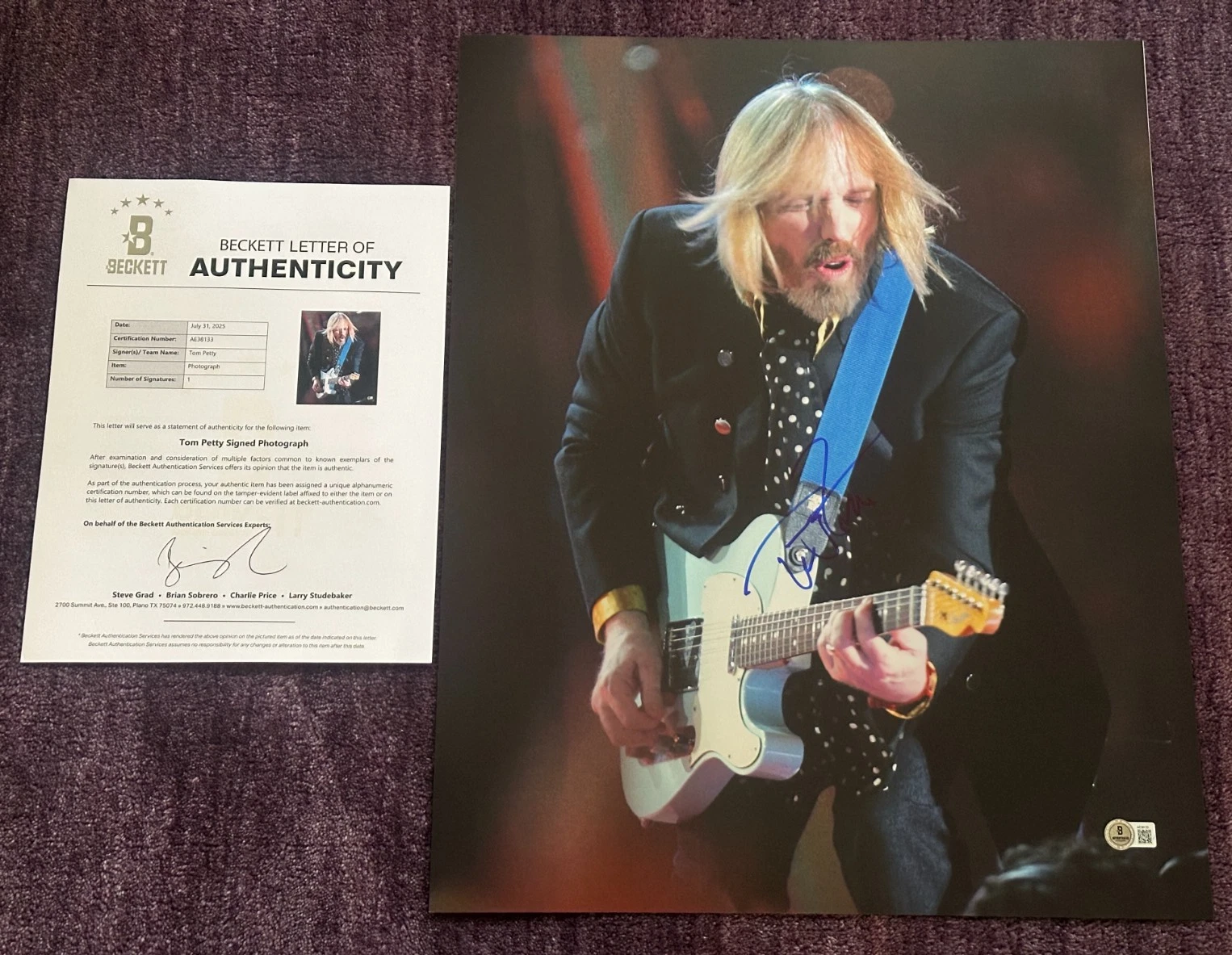 TOM PETTY Signed 16x20 Concert PHOTO w/ Beckett (BAS) LOA