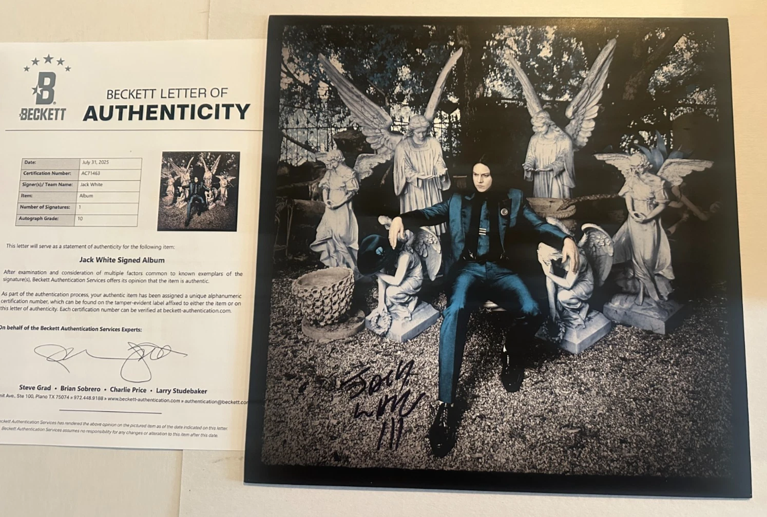 JACK WHITE Signed LAZARETTO LP ALBUM COVER Beckett Auth (BAS) LOA AUTO 10