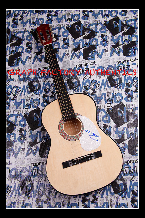 GFA  Country Superstar  * DAVID NAIL * Signed Acoustic Guitar MH2 COA