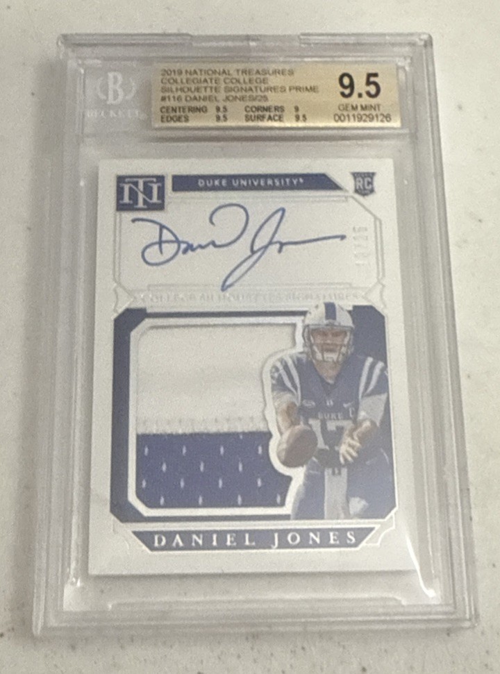 Daniel Jones 2019 National Treasures  Rookie Patch Auto /25 BGS Cracked Case