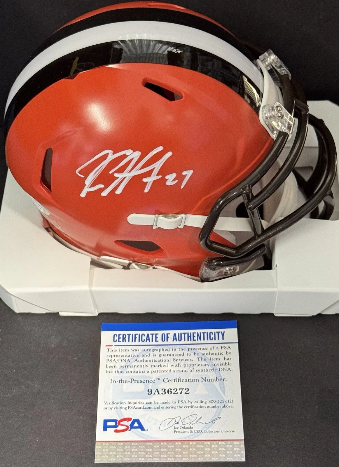 Kareem Hunt Signed Autographed Cleveland Browns Mini Helmet Psa/Dna