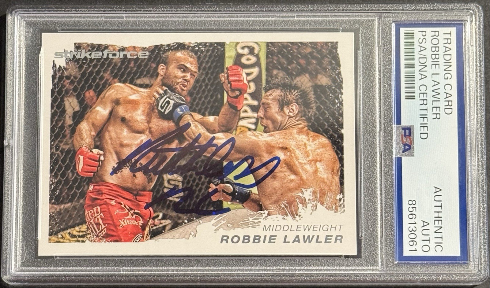 Ruthless Robbie Lawler Signed 2011 Moment Of Truth UFC Card PSA/DNA Slabbed