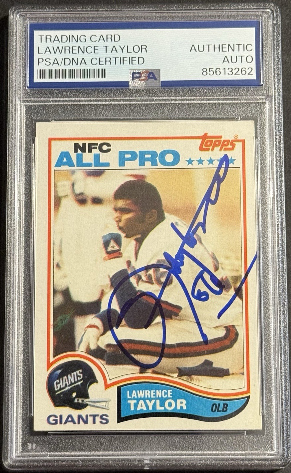 Lawrence Taylor Signed Auto 1982 Topps Rookie Card New York Giants PSA/DNA Slab