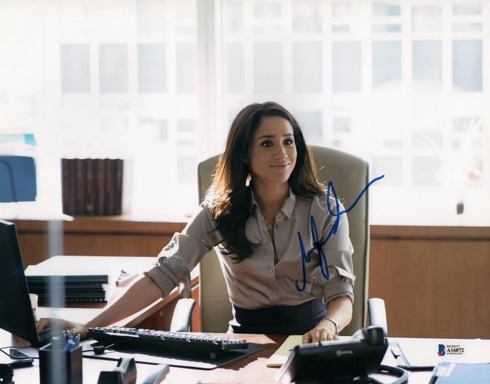 Meghan Markle Duchess of Sussex Signed Autograph 11x14 Photo - Suits Beckett COA
