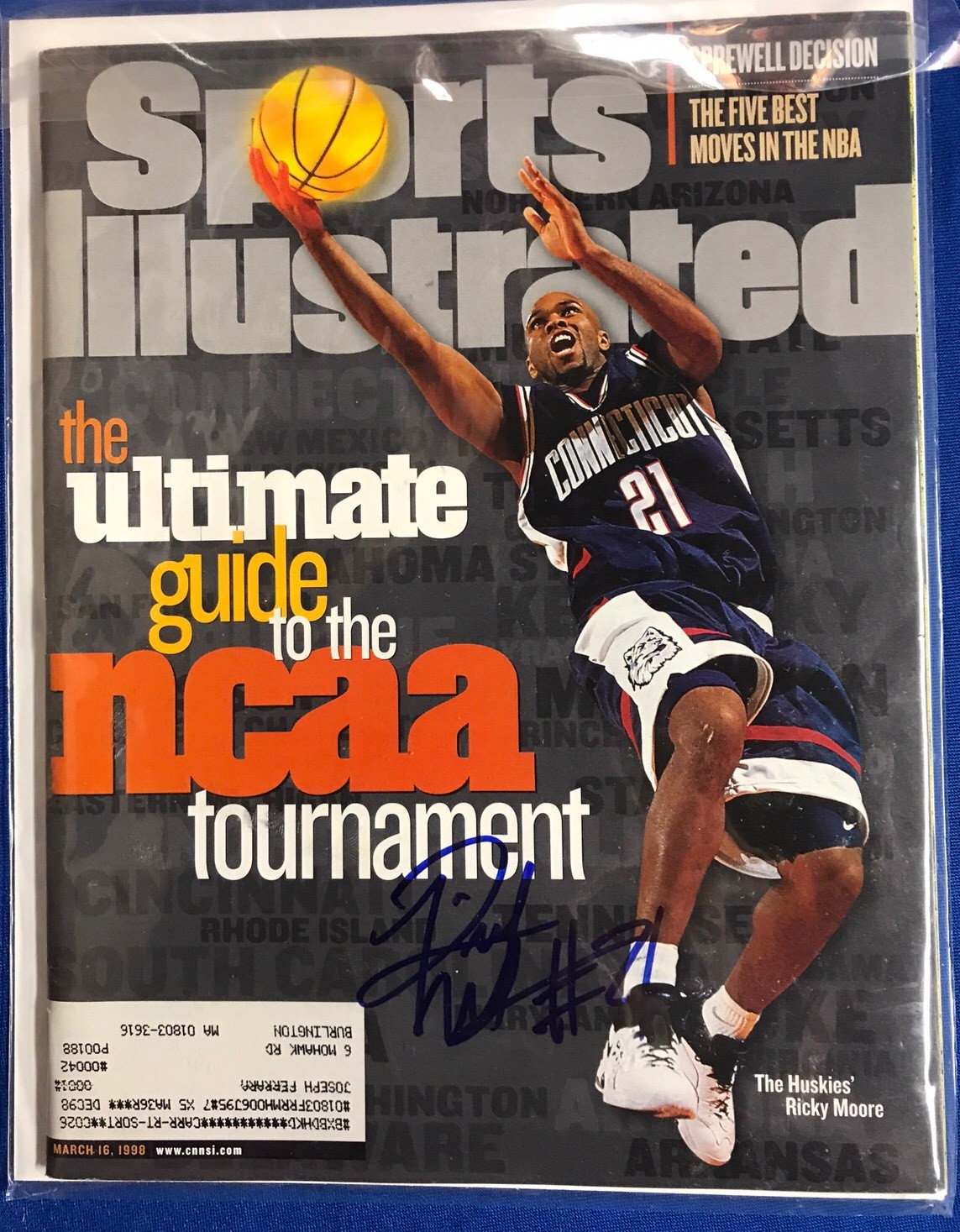 Ricky Moore Signed Sports Illustrated Magazine Autographed UCONN