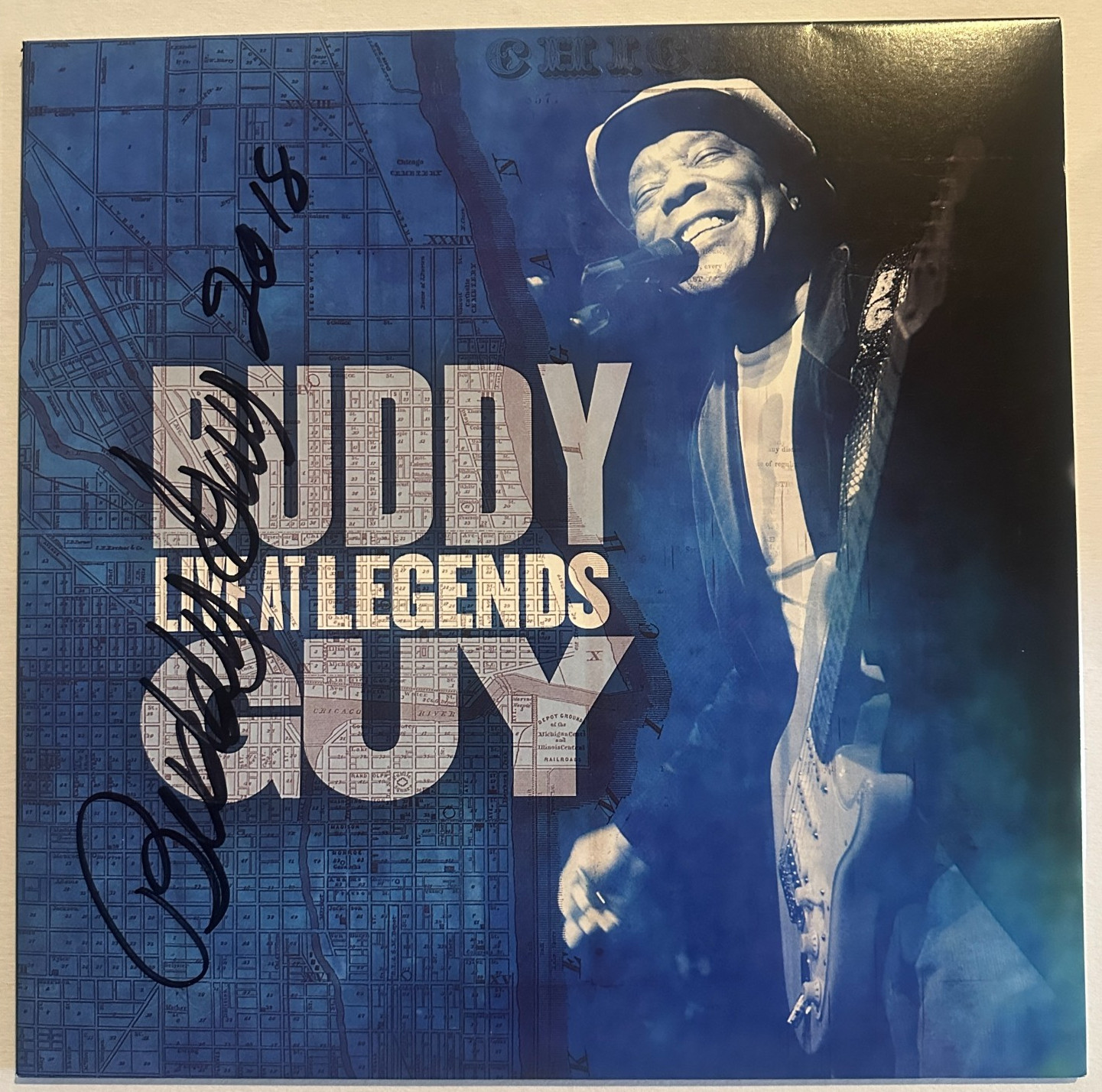 BUDDY GUY Signed Live at Legends LP ALBUM COVER Beckett Auth (BAS)