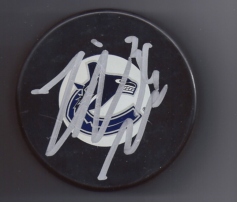 Jannik HANSEN Signed Vancouver CANUCKS Puck