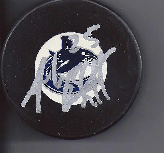 Andrew EBBETT Signed Vancouver CANUCKS Puck Canada 2018 Olympics