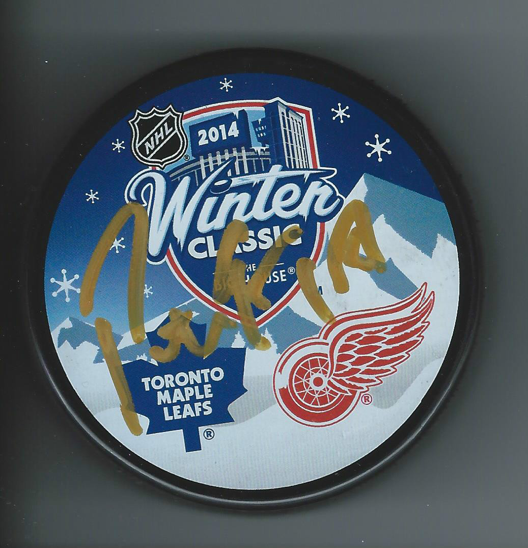 Patrick EAVES Signed Detroit Red Wings 2014 WINTER CLASSIC Puck