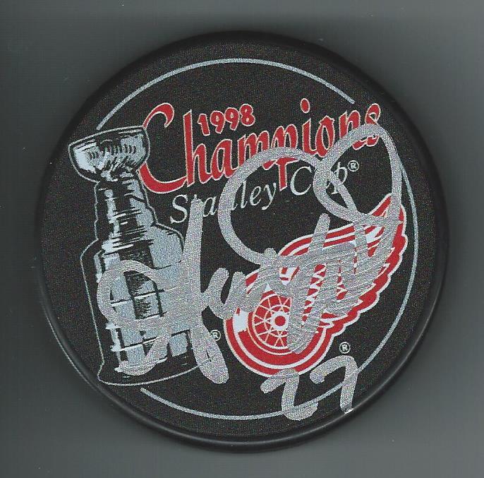 AARON WARD SIGNED DETROIT RED WINGS 1998 STANLEY CUP CHAMPIONS PUCK COLLECTIBLE MEMORABILIA