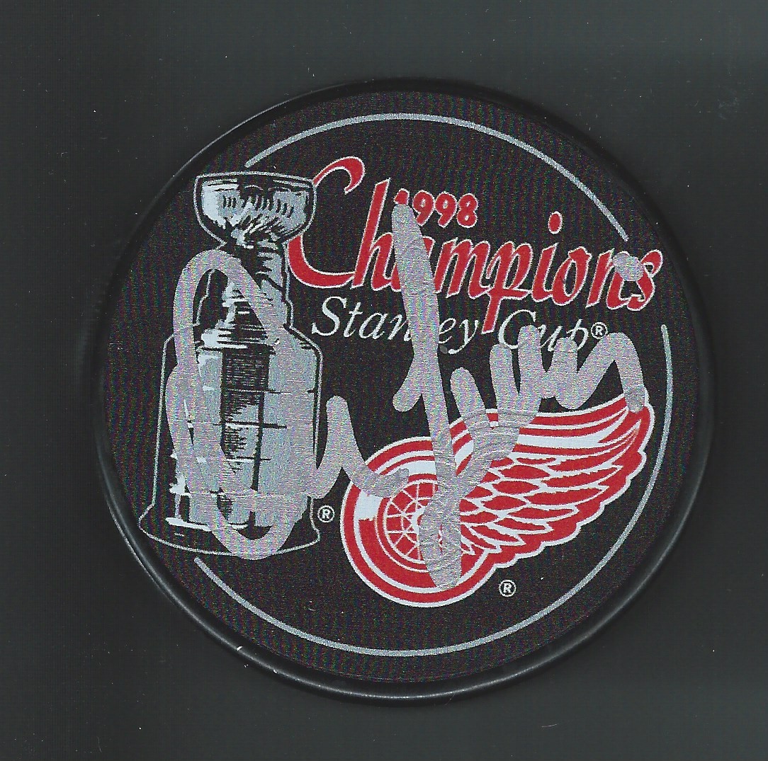 Dave Lewis Signed Detroit Red Wings 1998 Stanley Cup Champions Puck