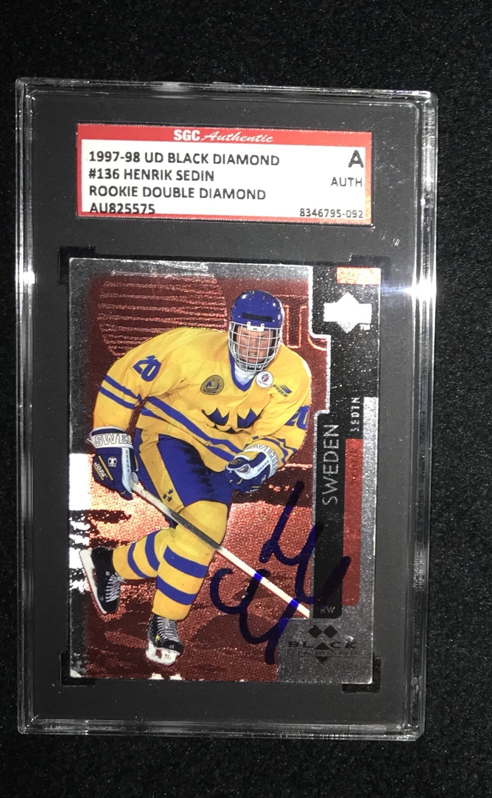 HENRIK SEDIN SIGNED 1997/98 BLACK DIAMOND DOUBLE ROOKIE CARD #136 SGC
