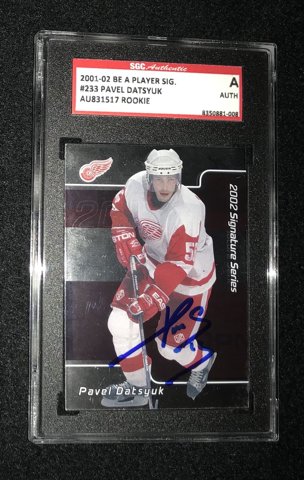 PAVEL DATSYUK SIGNED 2001/02 BE A PLAYER SIGNATURE SERIES ROOKIE CARD #233 SGC