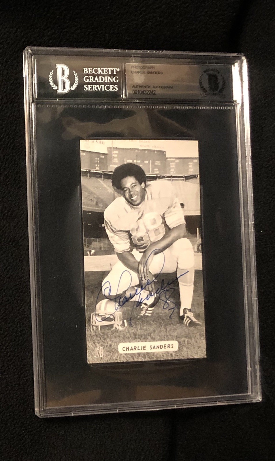 CHARLIE SANDERS SIGNED DETROIT LIONS MCCARTHY POSTCARD BECKETT AUTHENTICATED