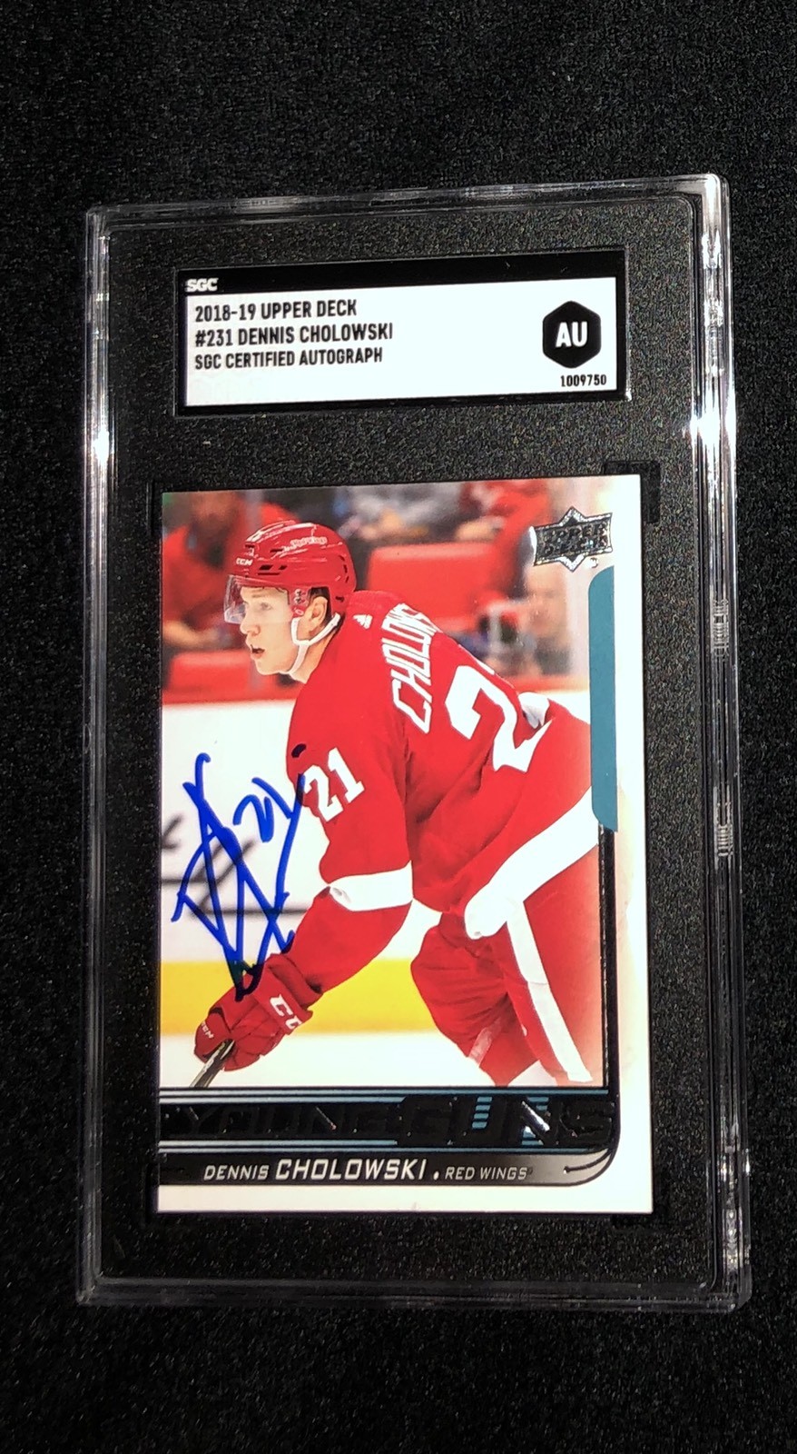 Dennis Cholowski Signed 2018/19 Upper Deck Young Guns Rookie Card Seattle Kraken