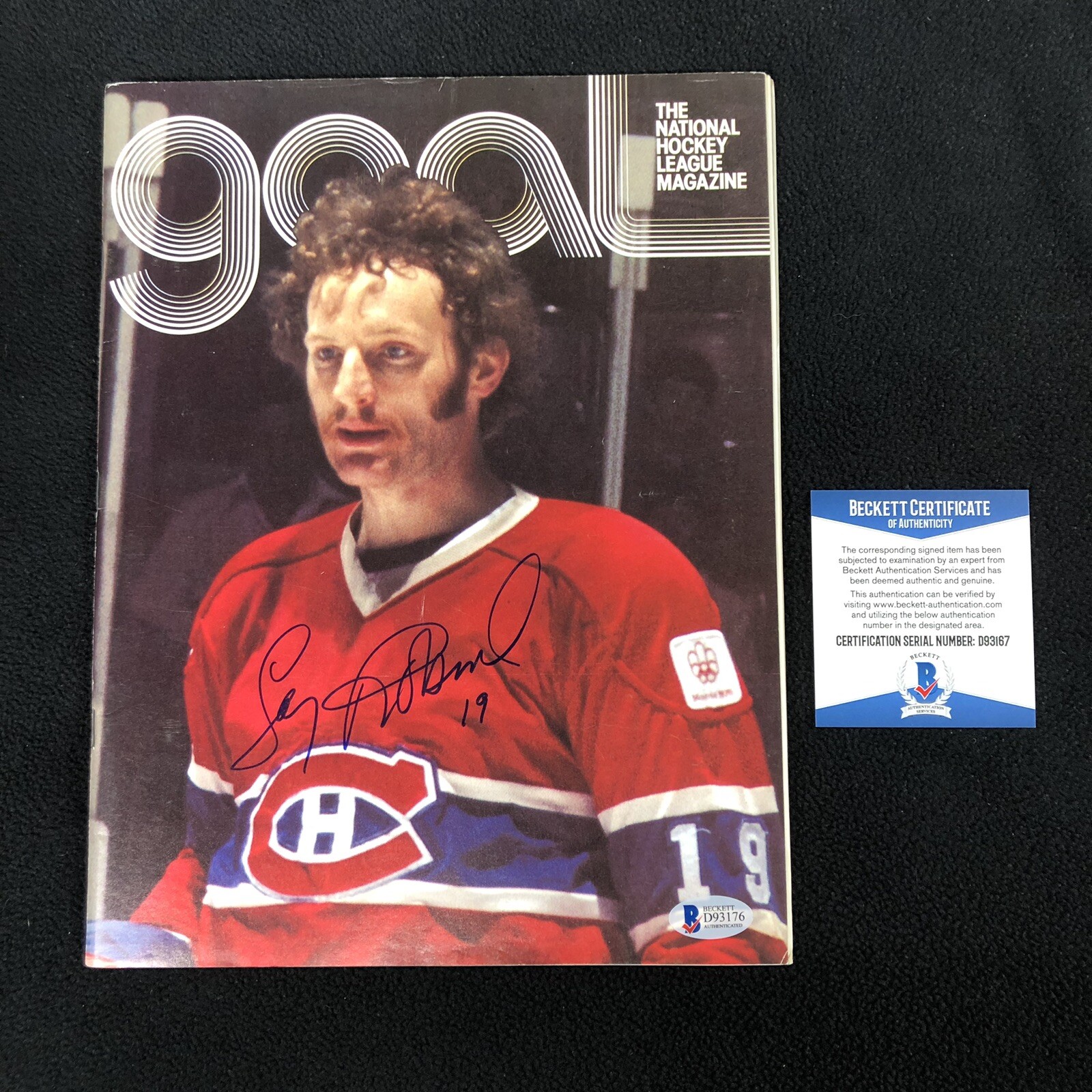 Larry Robinson Signed Montreal Canadiens Goal Magazine Beckett COA