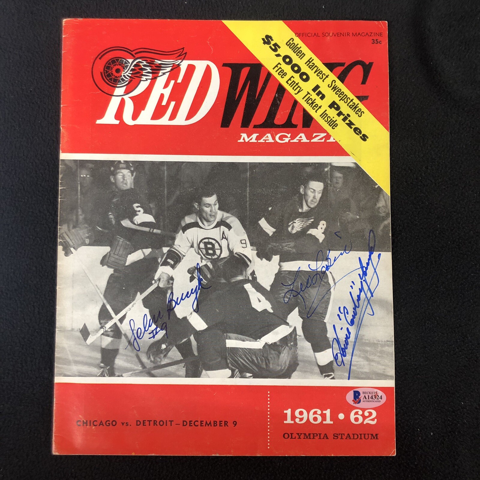 Howie Young John Bucyk & Leo Labine Signed Detroit Red Wings Program Beckett COA