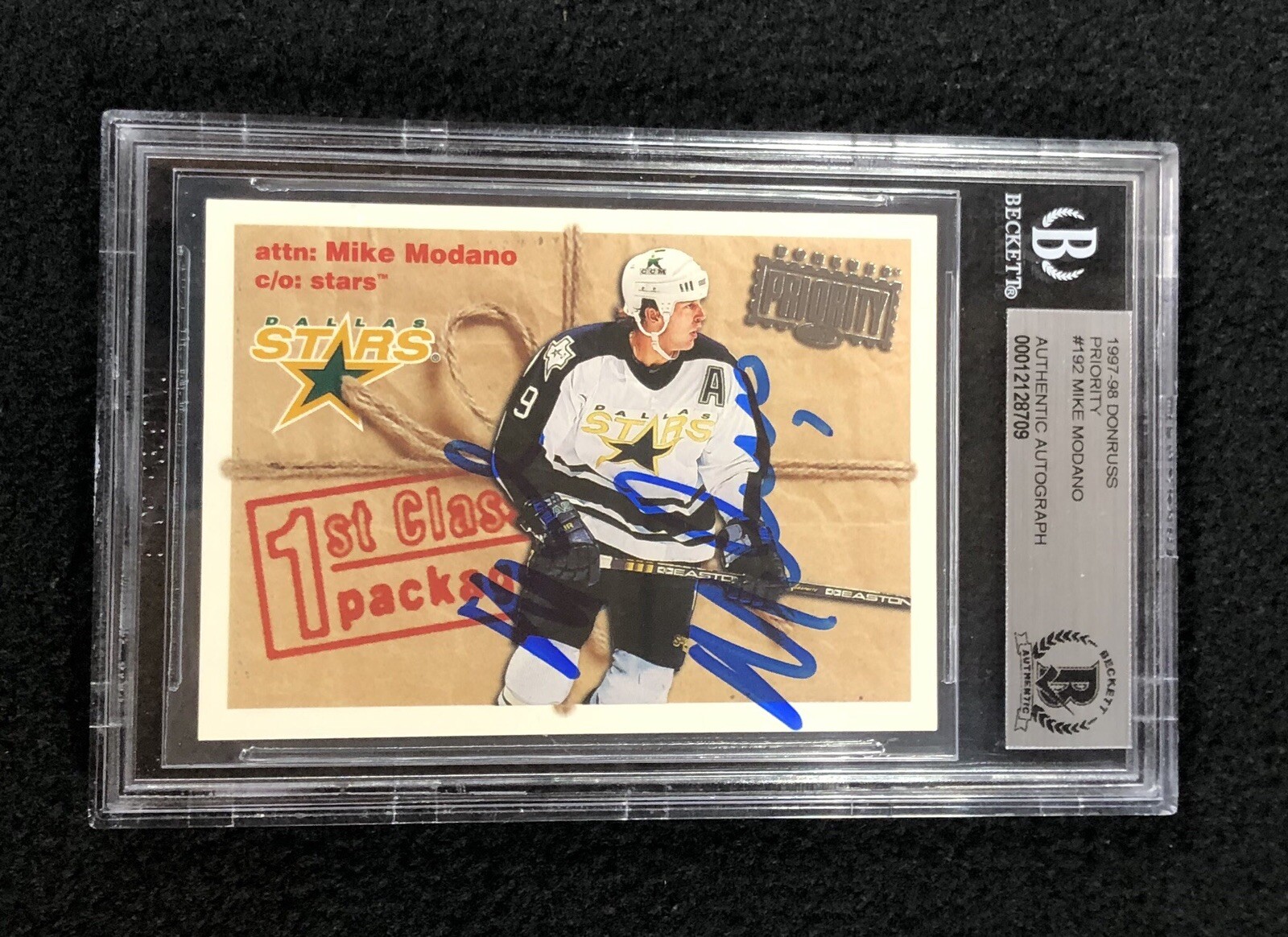 Mike Modano Signed 1997/98 Donruss Priority Card #192 Beckett Certified