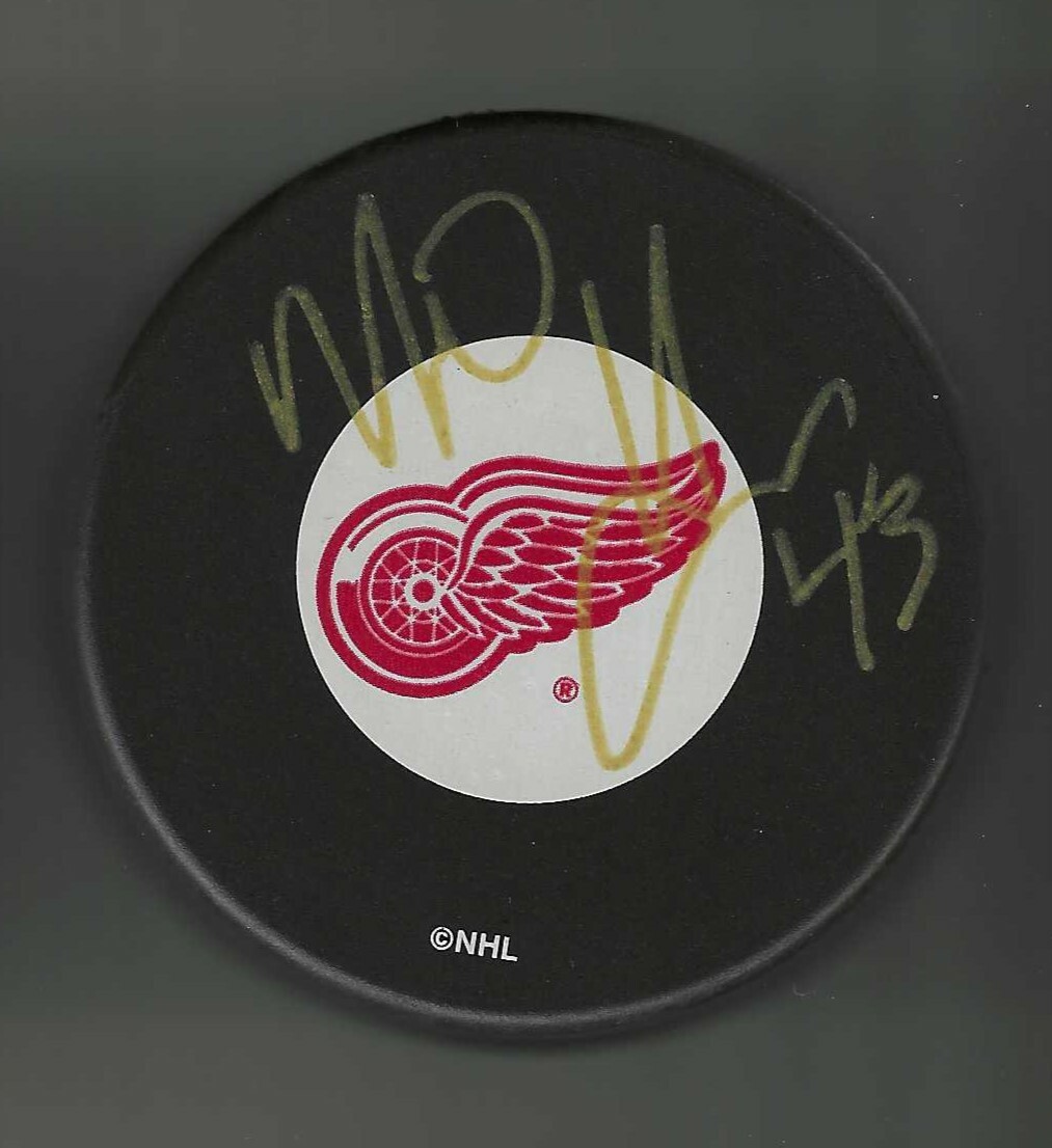 Matt Hussey Signed Detroit Red Wings Puck