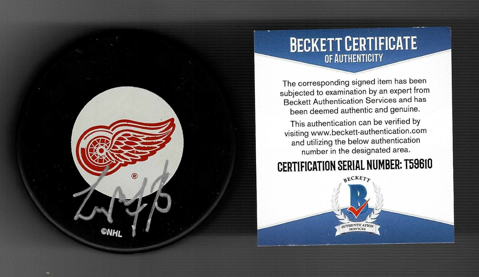 Larry Murphy Signed Detroit Red Wings Puck Beckett COA