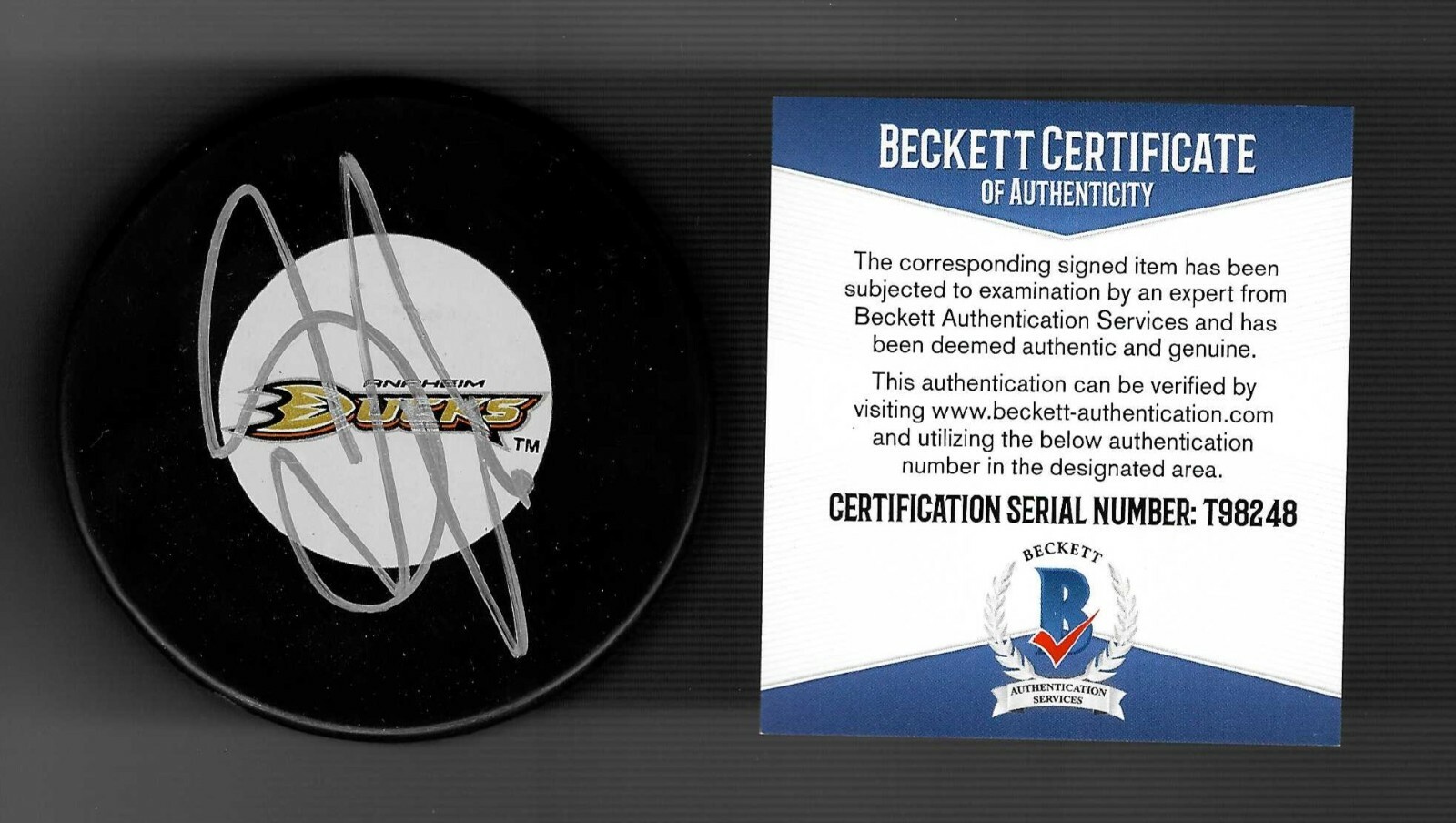 Scott Niedermayer Signed Anaheim Ducks Puck Beckett COA T98248