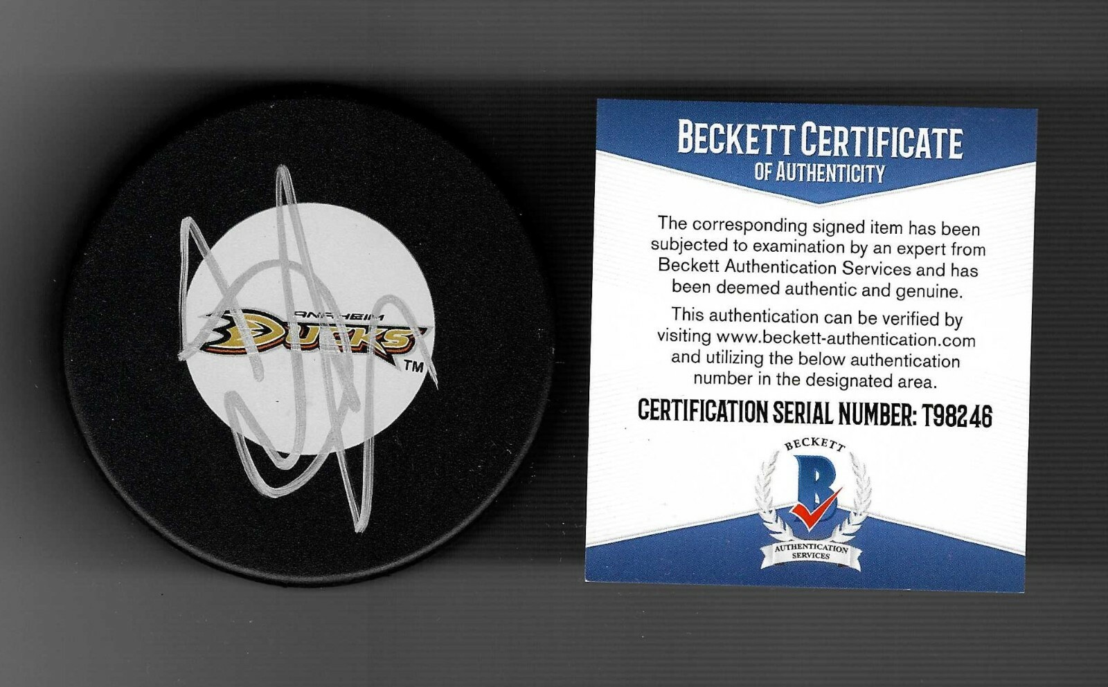 Scott Niedermayer Signed Anaheim Ducks Puck Beckett COA T98246