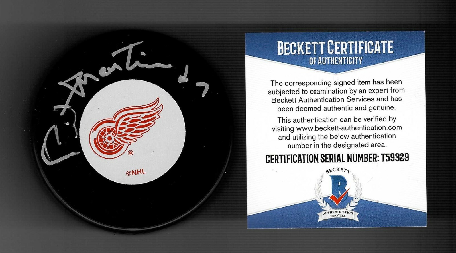 Pit Martin Signed Detroit Red Wings Puck Beckett COA