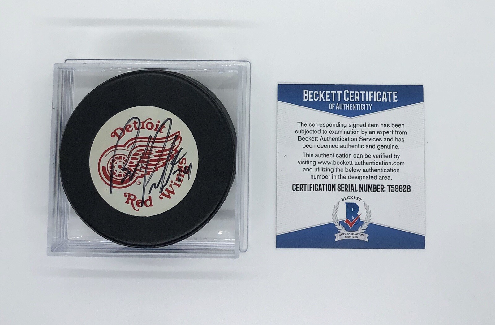 Bob Probert Signed Detroit Red Wings Official Game Puck Beckett COA T59628
