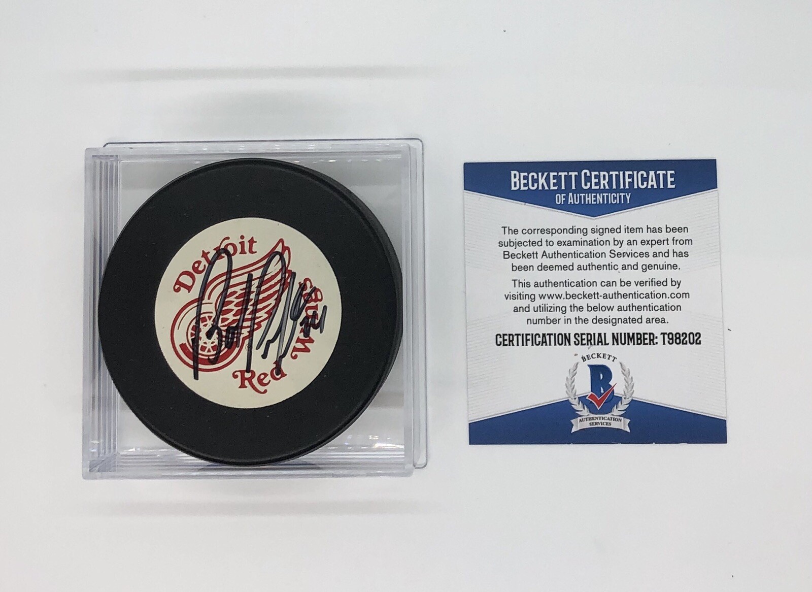 Bob Probert Signed Detroit Red Wings Official Game Puck Beckett COA T98202