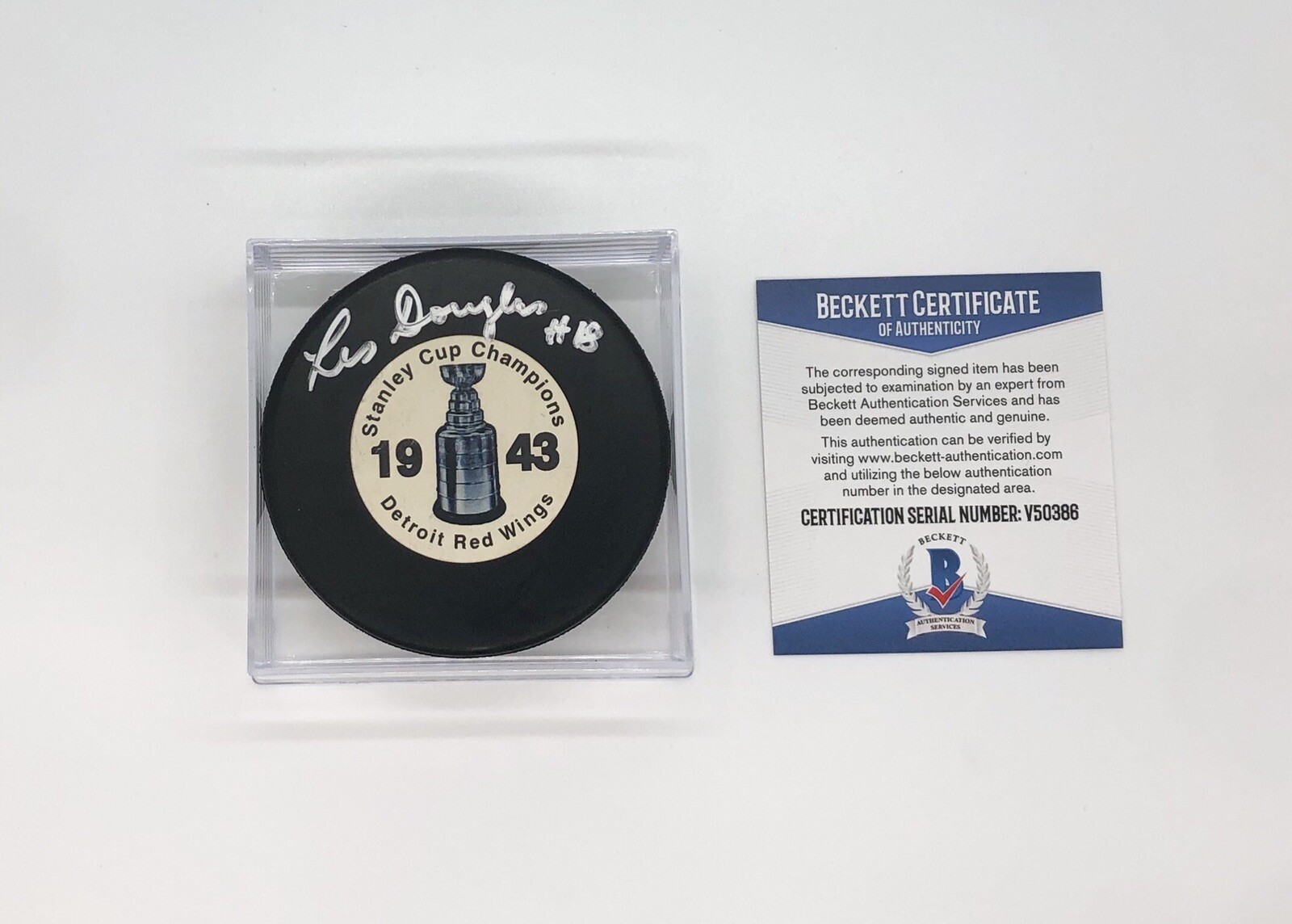 Les Douglas Signed Detroit Red Wings 1943 Stanley Cup Champs Puck Beckett COA
