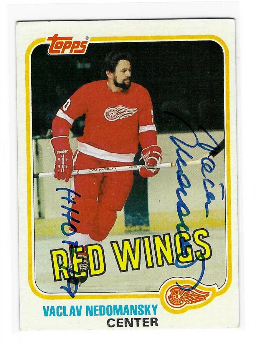 Vaclav Nedomansky Signed & Inscribed 1981/82 Topps Card #94