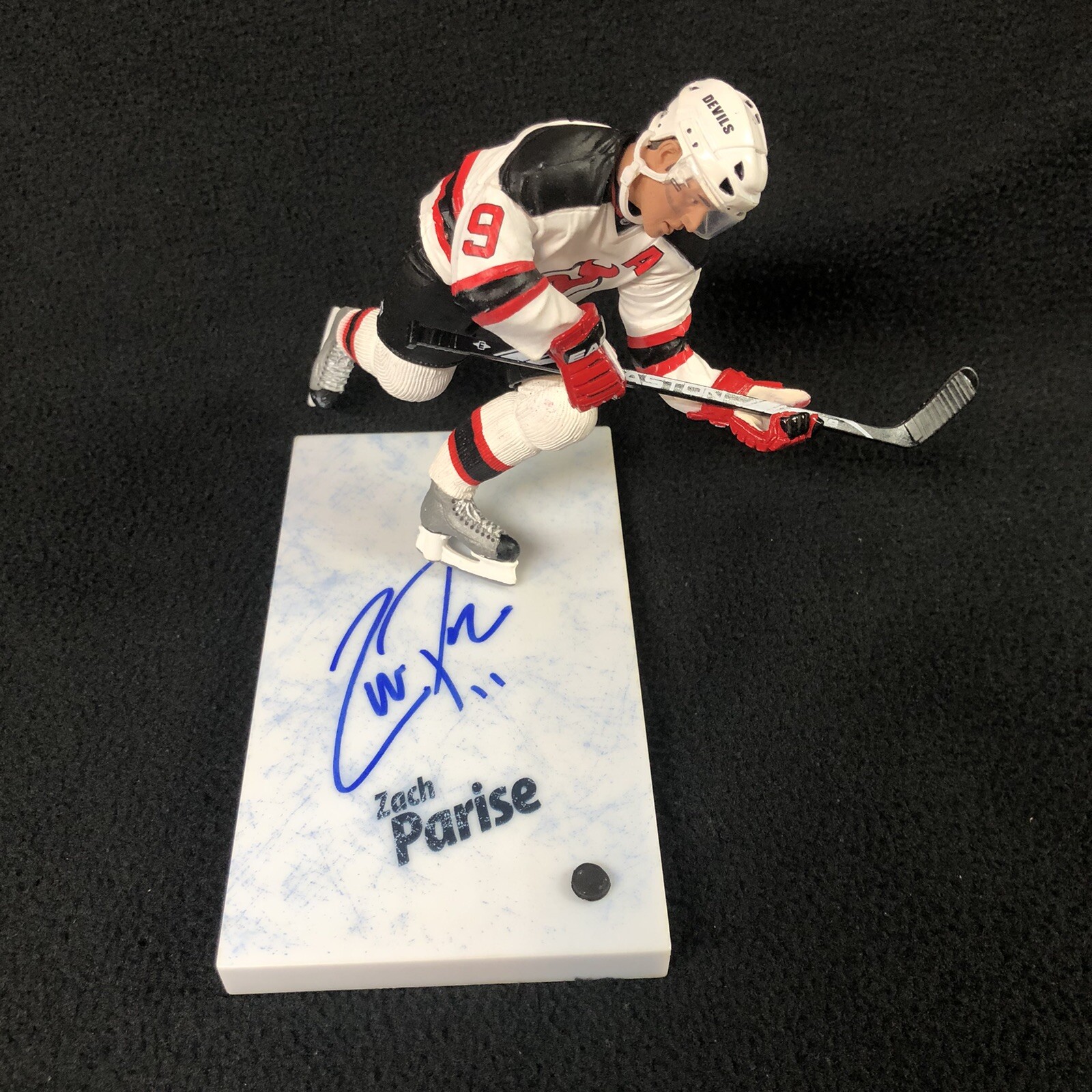 ZACH PARISE SIGNED NEW JERSEY DEVILS MCFARLANE FIGURE COLLECTIBLE MEMORABILIA
