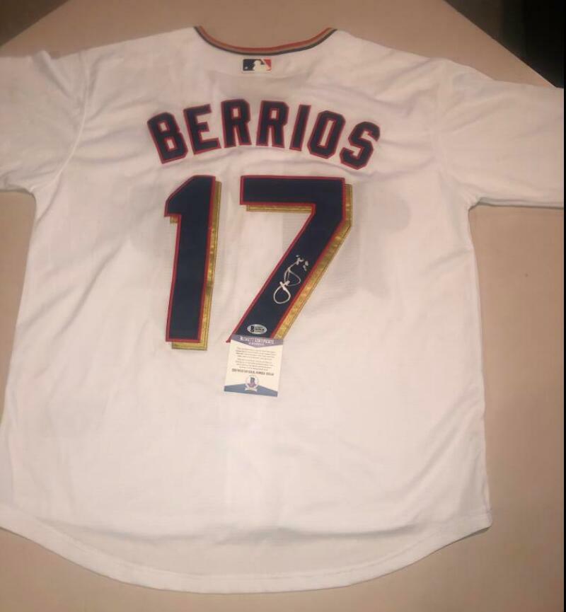 JOSE BERRIOS #17 TWINS SIGNED XL JERSEY BECKETT S69148